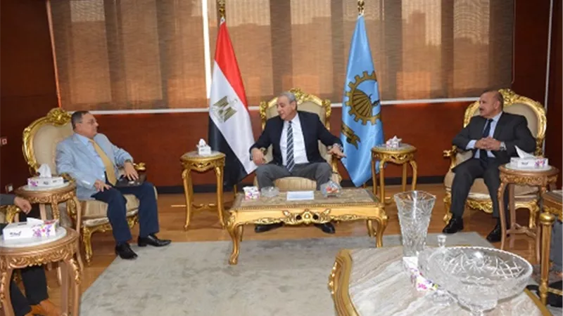محافظ الغربية يستقبل لجنة تقييم المبادرة الوطنية للمشروعات الخضرا