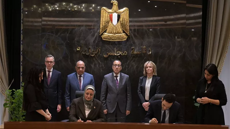مدبولي يشهد توقيع اتفاقيات لإنتاج الكهرباء من الطاقات المتجددةوتخزينها
