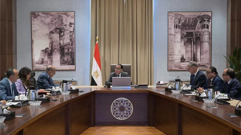 رئيس الوزراء يتابع توفير احتياجات الكهرباء من المنتجات البترولية