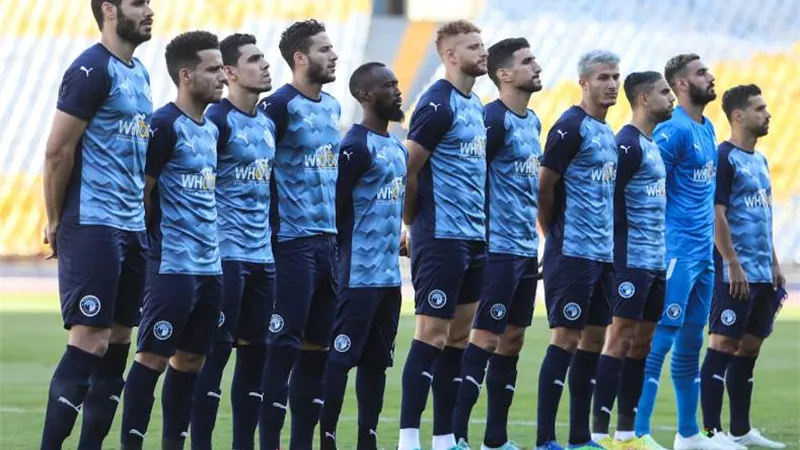 بيراميدز يطالب الكاف بإرتداء شارات سوداء أمام الجيش الرواندي