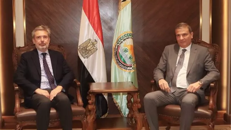 وزير الزراعة والسفير الإيطالي يبحثان التعاون في التصنيع الزراعى