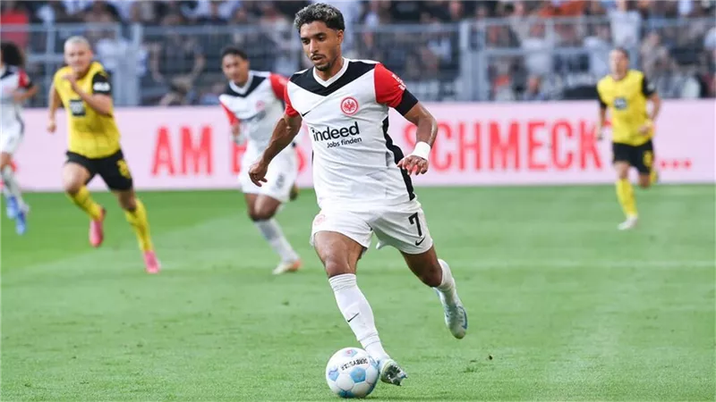 فرانفكورت يحسم مشاركة مرموش بمواجهة فولفسبورج بالدوري الألماني