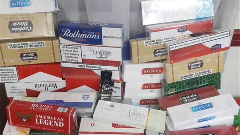 ضبط كميات من السجائر مجهولة المصدر بحوزة 4 أشخاص بالقاهرة