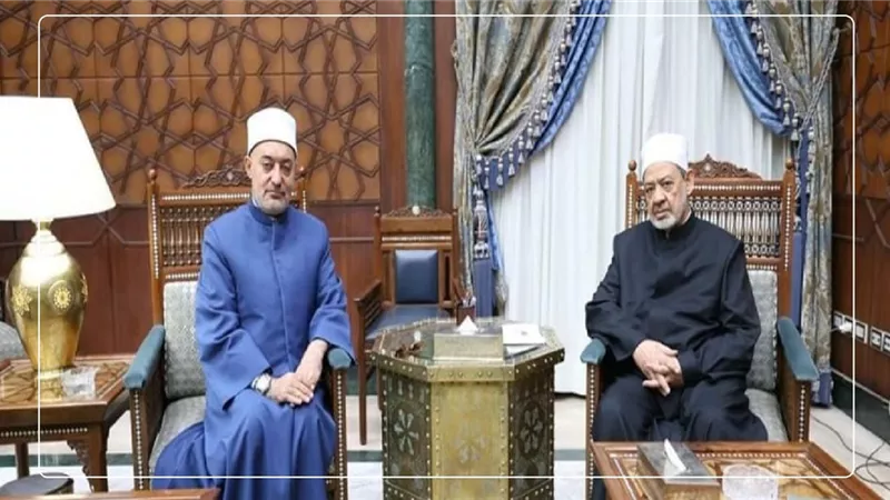 مفتي الجمهورية يهنِّئ شيخ الأزهر بالمَولد النبوي