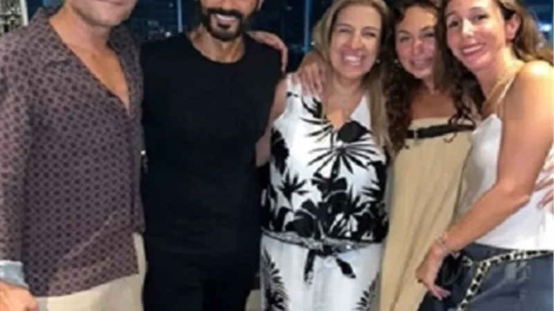 خالد النبوي يحتفل بعيد ميلاده بحضور آسر ياسين