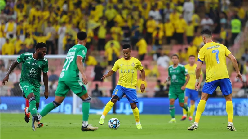 أهلى جدة يفتتح التسجيل أمام النصر بهدف صاروخى