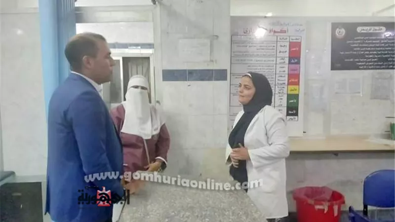 مدير صحة البحيرة يواصل جولاته بكفر الدوار