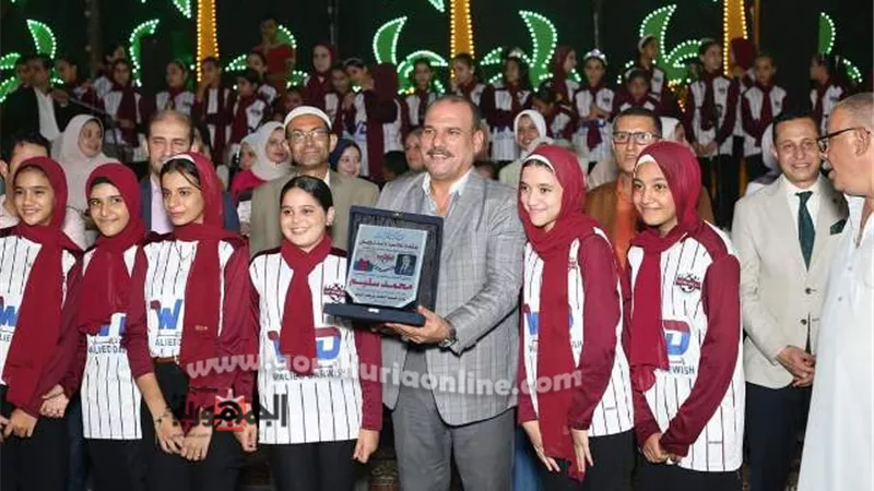 تكريم 165من المتفوقين دراسيا فى احتفالية بشباب صفط الحنا