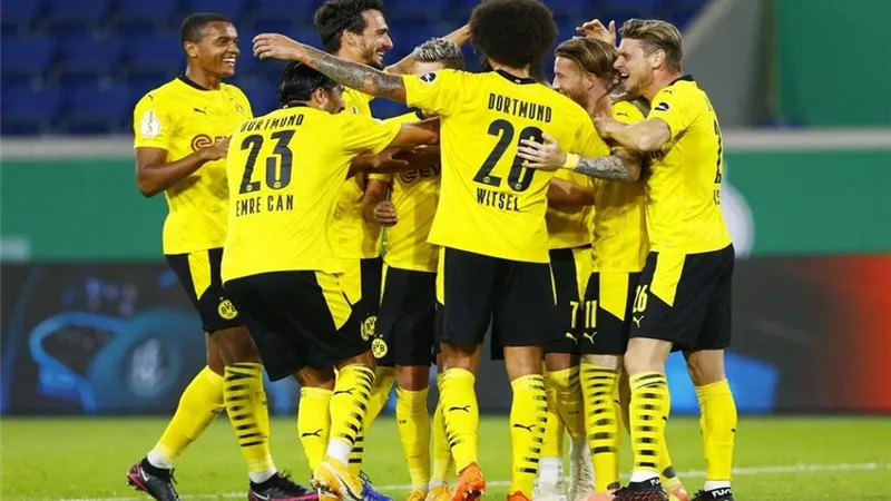دورتموند يهزم هايدنهايم برباعية ويتصدر الدورى الألمانى