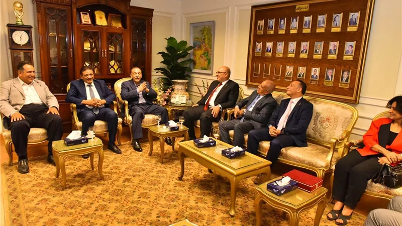 محافظ أسيوط يلتقى رئيس مجلس مدارس سنودس النيل الإنجيلى