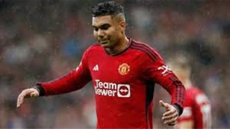 سر غياب كاسيميرو عن تشكيل اليونايتد لمباراة ساوثهامبتون