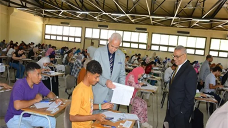 جامعة أسيوط تعقد امتحانات الدبلومات الفنية للقبول بكليات التجارة