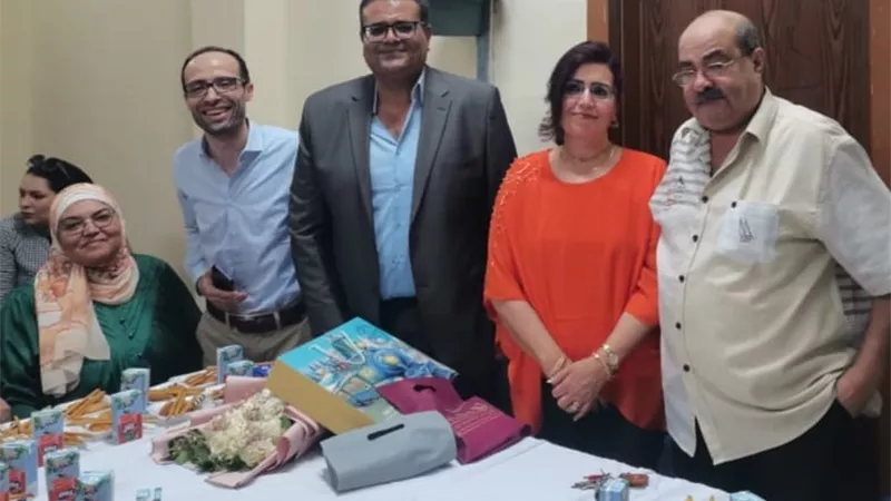 تكريم مديرة مستشفى الصدر لترقيتها وكيلا لمديرية الصحة بالمنيا