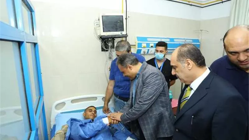 رئيس جامعة الزقازيق يؤكد توفير كافة سبل الرعاية لمصابي حادث القطارين