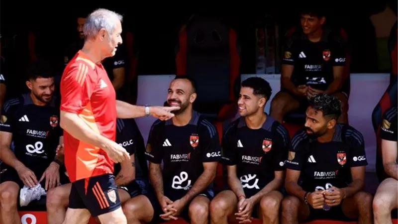 دوري أبطال إفريقيا..محاضرة فنية للاعبي للأهلي قبل مواجهة جورماهيا