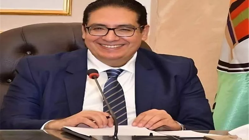 تجديد شهادة الأيزو في إدارة الجودة لمركز اللغات بجامعة القاهرة