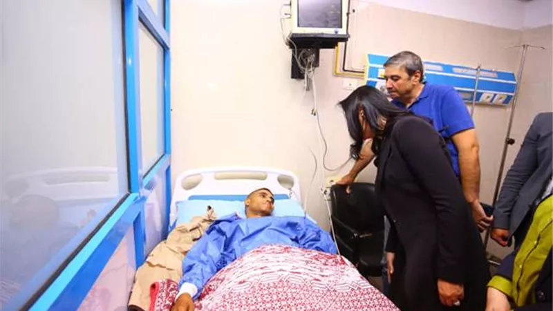 وزيرة التضامن تزور مصابي حادث تصادم قطاري الشرقية