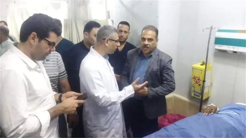 محافظ الشرقية يزور مصابي حادث التصادم بمستشفيات الجامعة والأحرار