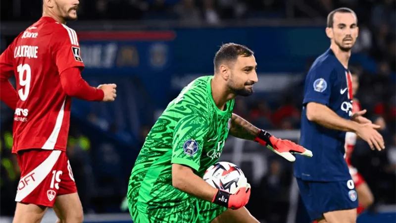 باريس سان جيرمان يعلن غياب دوناروما عن دوري الأبطال