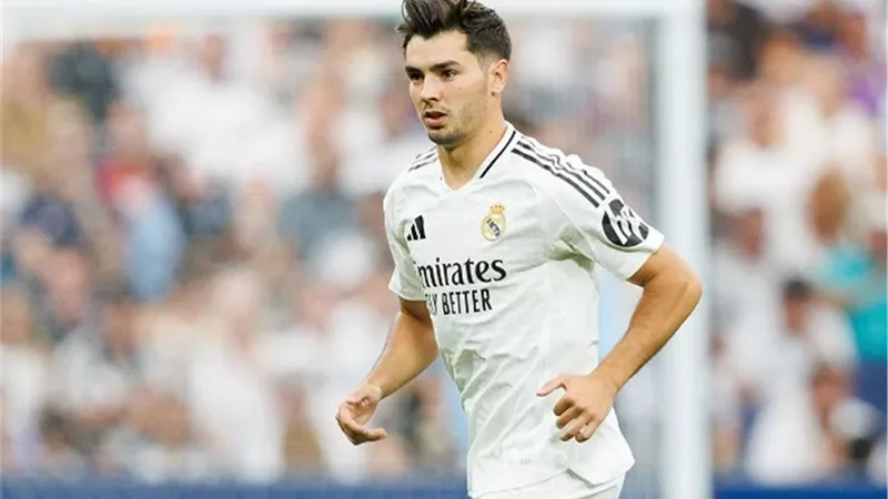 تفاصيل إصابة نجم ريال مدريد ومدة غيابه عن الملاعب