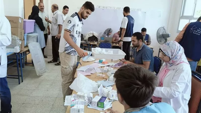 الكشف على 1200 فى قافلة على مبارك بو ادى النطرون