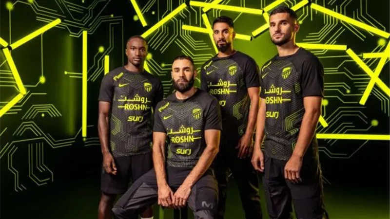 تشكيل الاتحاد ضد الوحدة بالدوري السعودي.. بنزيما يقود الهجوم