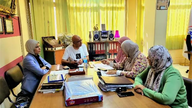 وكيل صحة قنا يجتمع مع فريق إدارة الصيدلة لبحث سُبل الدعم