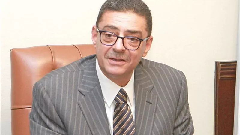 شوبير: محمود طاهر الأقرب لرئاسة اتحاد الكرة