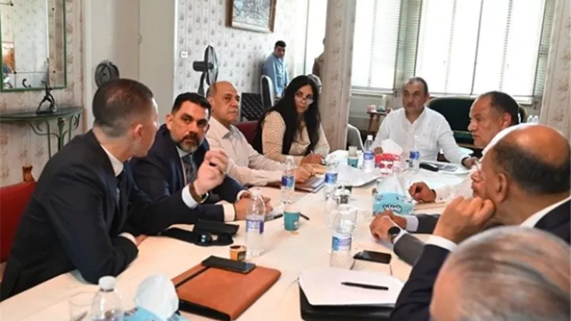 وزير قطاع الأعمال يستعرض مستجدات مشروع تطوير صناعة الغزل والنسيج