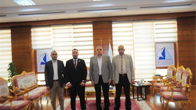 تعاون بين رئيس جامعة كفر الشيخ ورئيس مصنع كيم تك للأجهزة العلمية