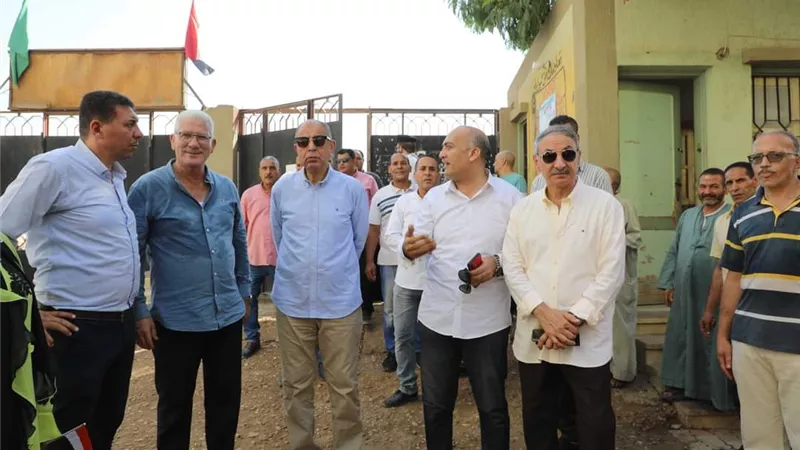 محافظ المنيا يتفقد مدرسة سمالوط الابتدائية المشتركة
