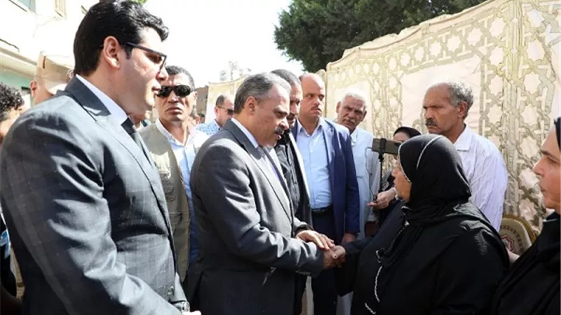 حجز عامل المزلقان وسائقي تصادم قطاري الشرقية