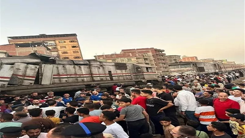 مغادرة مصابين فى حادث قطارى الزقازيق المستشفى عقب تماثلهم للشفاء