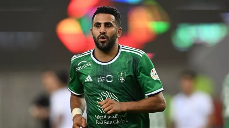 شاهد .. رياض محرز يضيع ركلة جزاء أمام برسبوليس الإيرانى