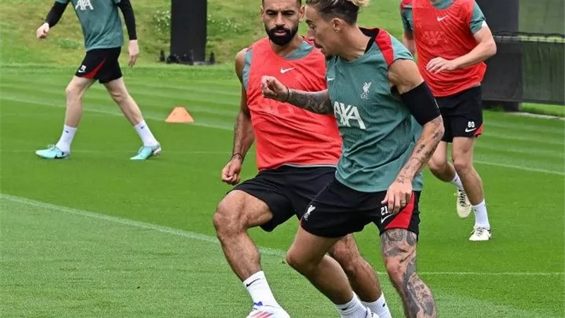 شاهد محمد صلاح مع سوبوسلاي خلال تدريبات ليفربول .. فيديو
