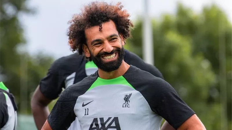 شاهد محمد صلاح مع كييزا في تدريبات ليفربول أمس .. فيديو