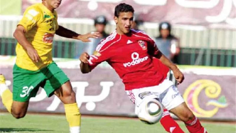 لاعب الأهلي السابق يعلن اعتزاله كرة القدم والعمل بمجال التدريب