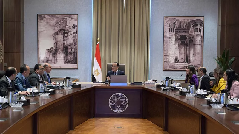 رئيس الوزراء يتابع جهود تطوير أداء سوق الأوراق المالية