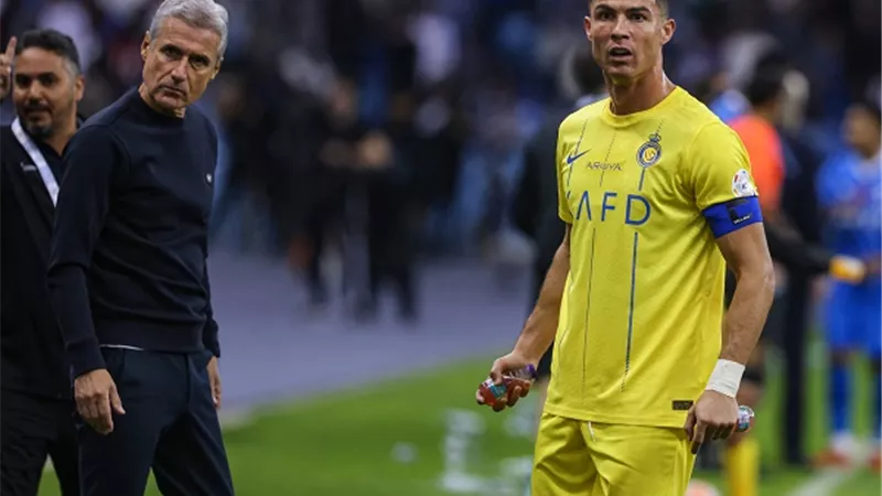 رسمياً..إقالة لويس كاسترو من تدريب النصر السعودي