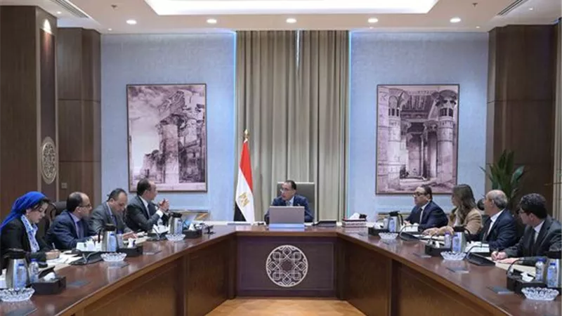 مدبولي:شركات الغزل والأدوية ثروات هائلة يجب العمل بجدية للاستفادة منها