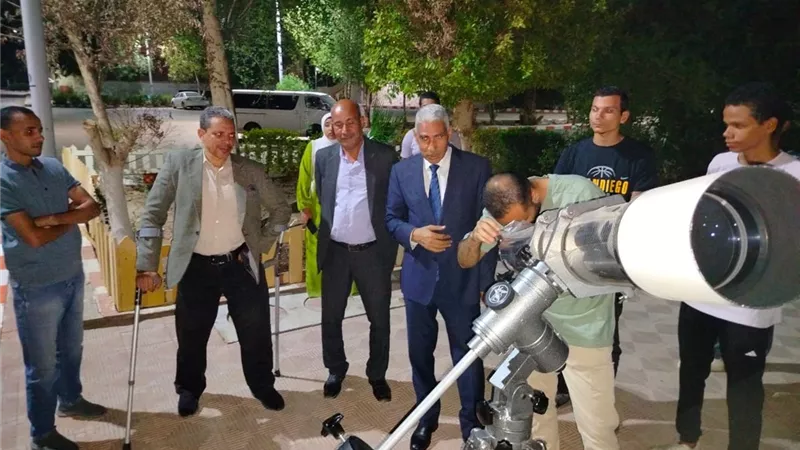 جامعة جنوب الوادي ترصد ظاهرة خسوف القمر الجزئى