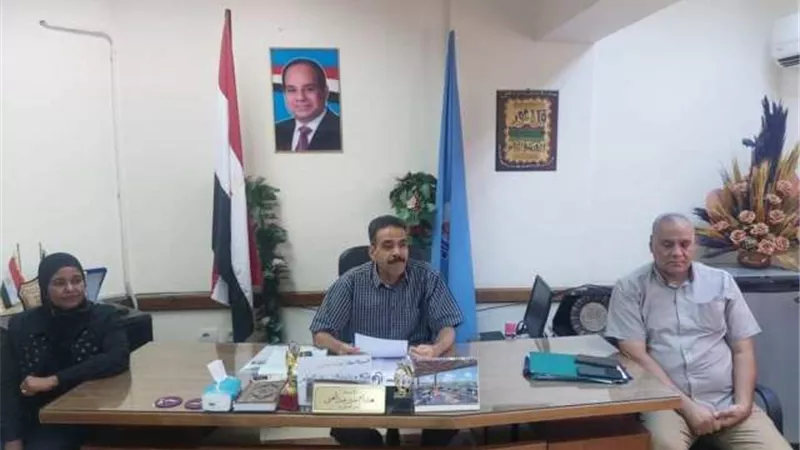 استعداداً للعام الدراسى الجديد استخدام الفراغات المتاحة بالفصول لتقليل الكثافة