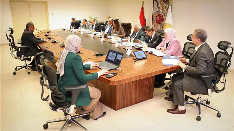 وزيرةالتنمية المحلية تترأس لجنة اختيار المتقدمين للوظائف القيادية