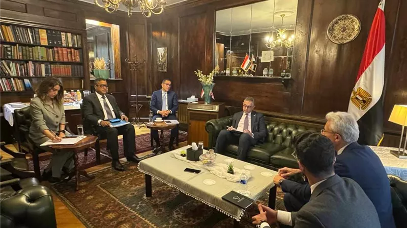 وزير الاستثمار يلتقي ممثلي شركات طاقة متجددة لديها مشاريع بمصر