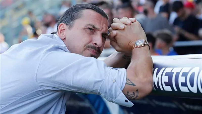 ليفربول يُهدد مستقبل مدرب الميلان.. وإبراهيموفيتش يُحدد البديل