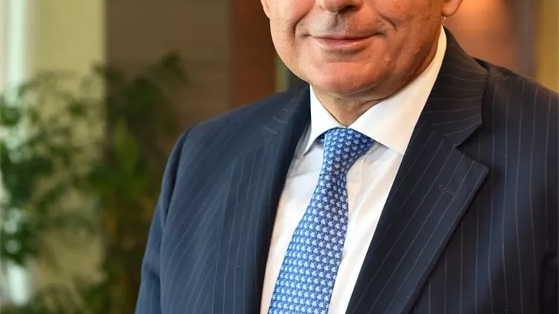 البنك الأهلي المصري يبدأ مزاولة أعماله من مقره الجديد