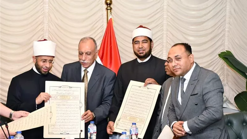وزير الأوقاف يعقد اجتماعًا مع مؤسسة الشمرلي لبحث التعاون المشترك