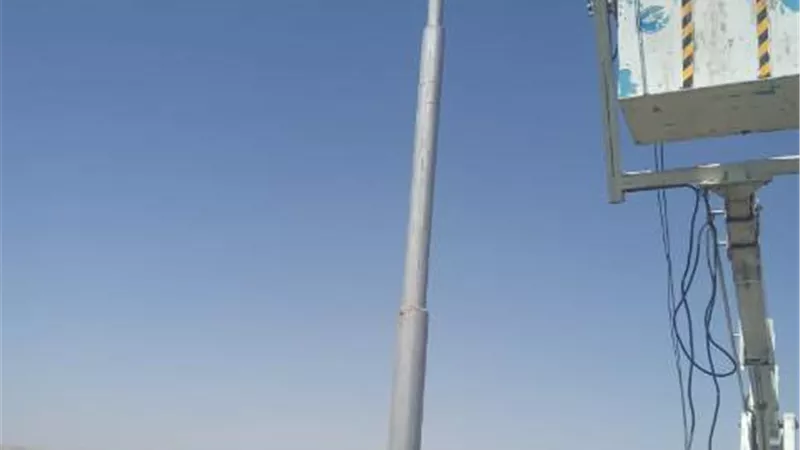 تمهيد الشارع الرئيسى وإنارة طريق الستين بالزينية شمال الأقصر