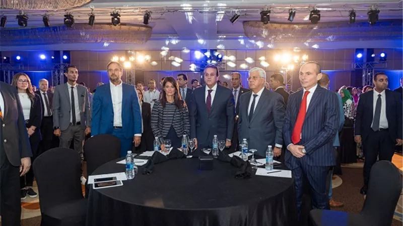 وزير التعليم العالي يشهد إطلاق تدشين أحد الشركات الخاصة للتعليم