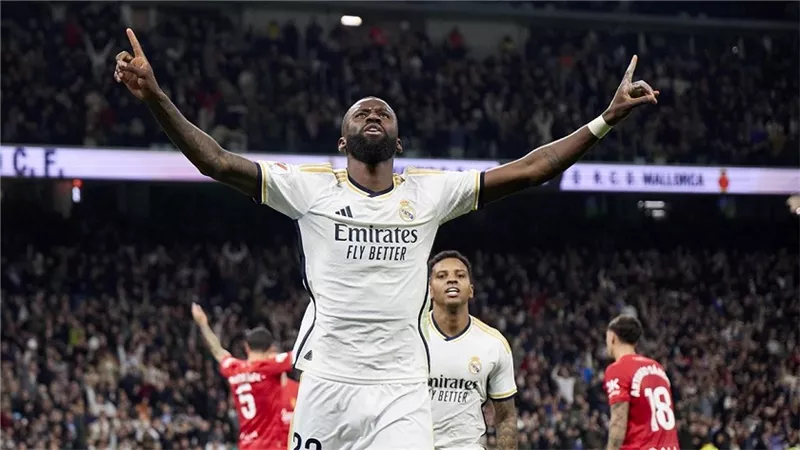 ريال مدريد يضيف الهدف الثاني أمام شتوتجارت